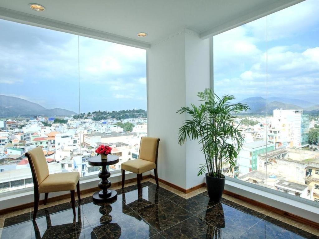 Den Long Do Hotel Να Τρανγκ Εξωτερικό φωτογραφία