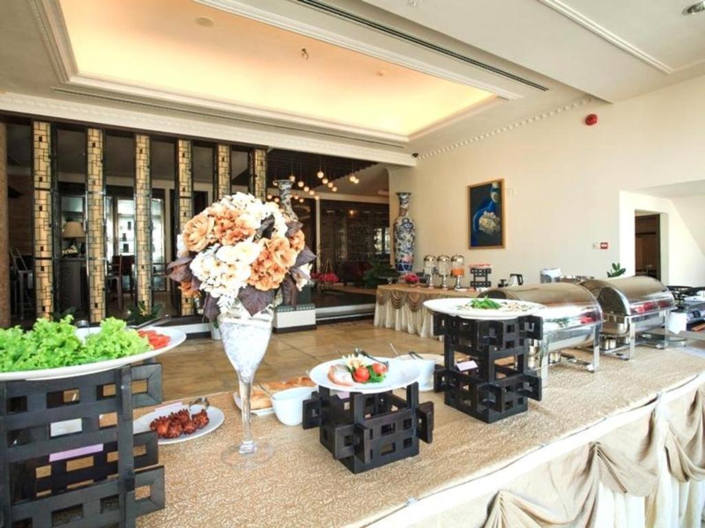 Den Long Do Hotel Να Τρανγκ Εξωτερικό φωτογραφία