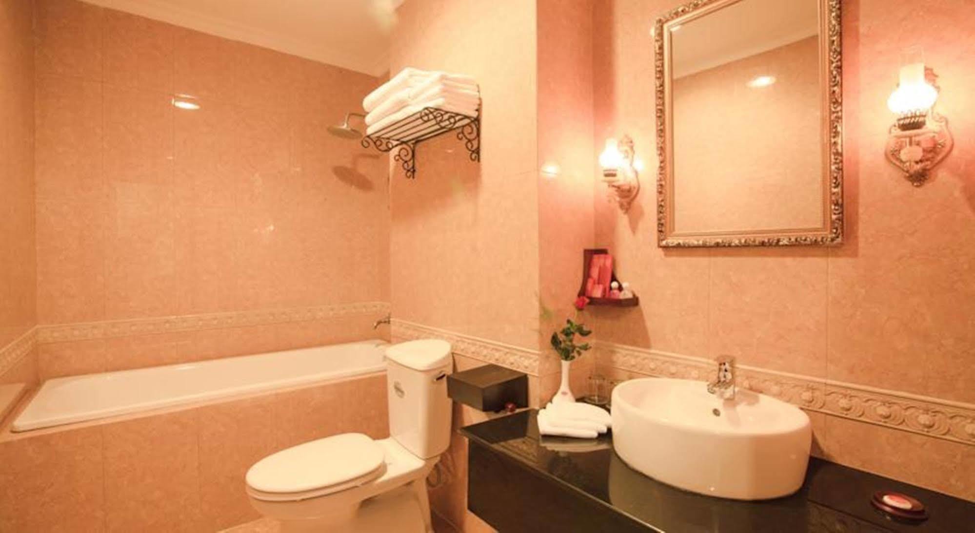 Den Long Do Hotel Να Τρανγκ Εξωτερικό φωτογραφία