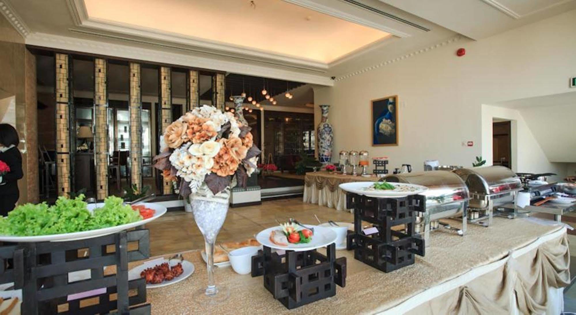 Den Long Do Hotel Να Τρανγκ Εξωτερικό φωτογραφία